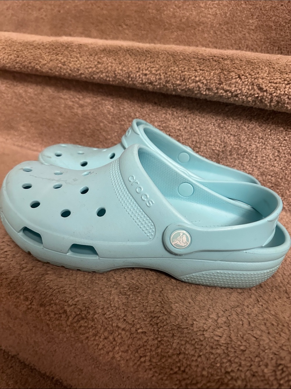 CROCS Classic Clog in Light Blue